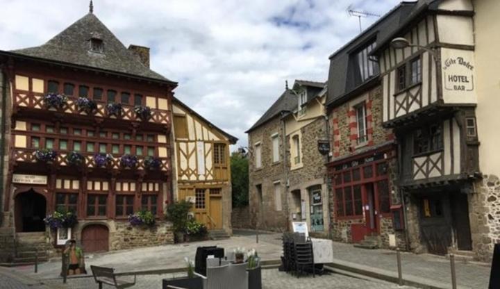 Perle Rare, Appartement Paisible Et Cosy Lamballe Exteriör bild